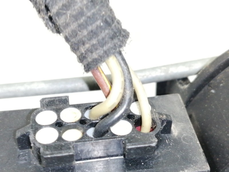 Recambio de cerradura puerta trasera derecha para chevrolet cruze lt referencia OEM IAM 13503178  