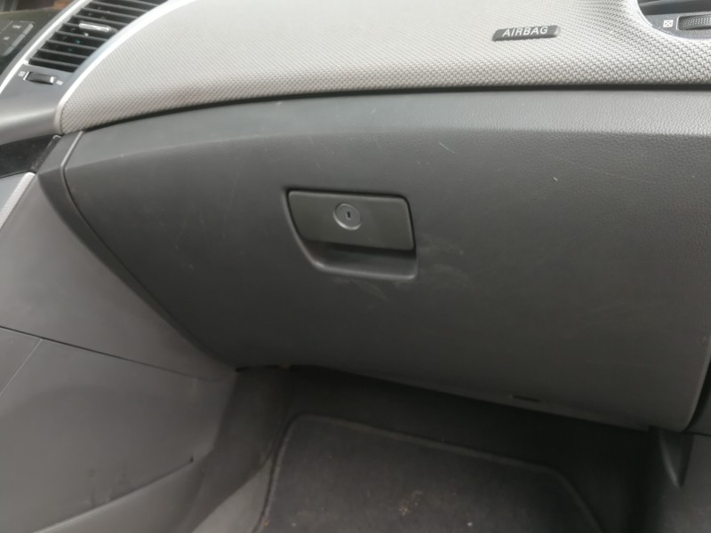 Recambio de guantera para chevrolet cruze lt referencia OEM IAM 96985561  