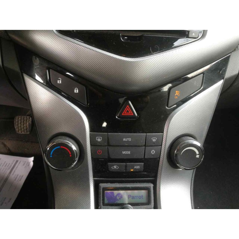 Recambio de mando calefaccion / aire acondicionado para chevrolet cruze lt referencia OEM IAM 3839408 92500126 / 202007564 20200
