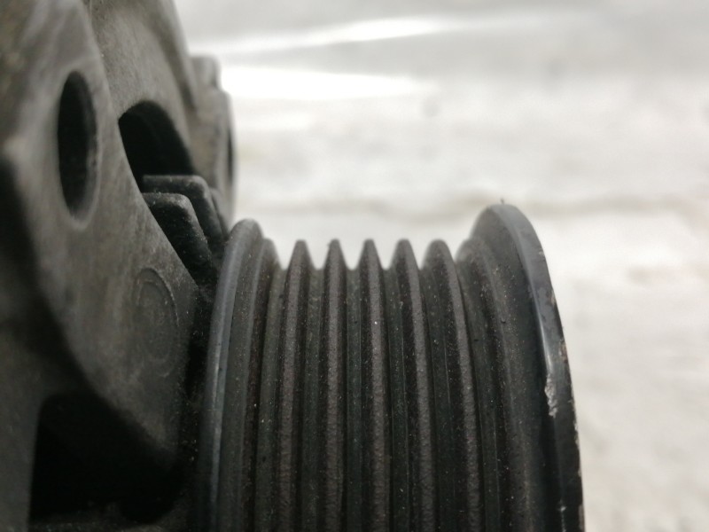 Recambio de alternador para cadillac cts 3.2 elegance referencia OEM IAM 25738783  