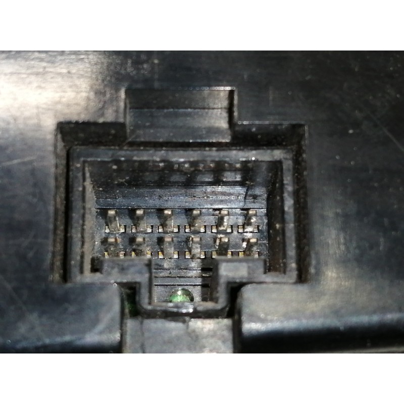 Recambio de mando elevalunas delantero izquierdo para hyundai coupe (rd) 1.6 fx referencia OEM IAM 9357027000A 9357027100B 