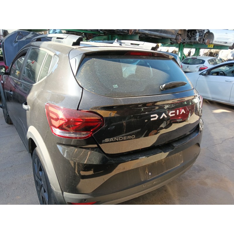 Recambio de porton trasero para dacia sandero iii 1.0 tce 90 referencia OEM IAM 901007604R  