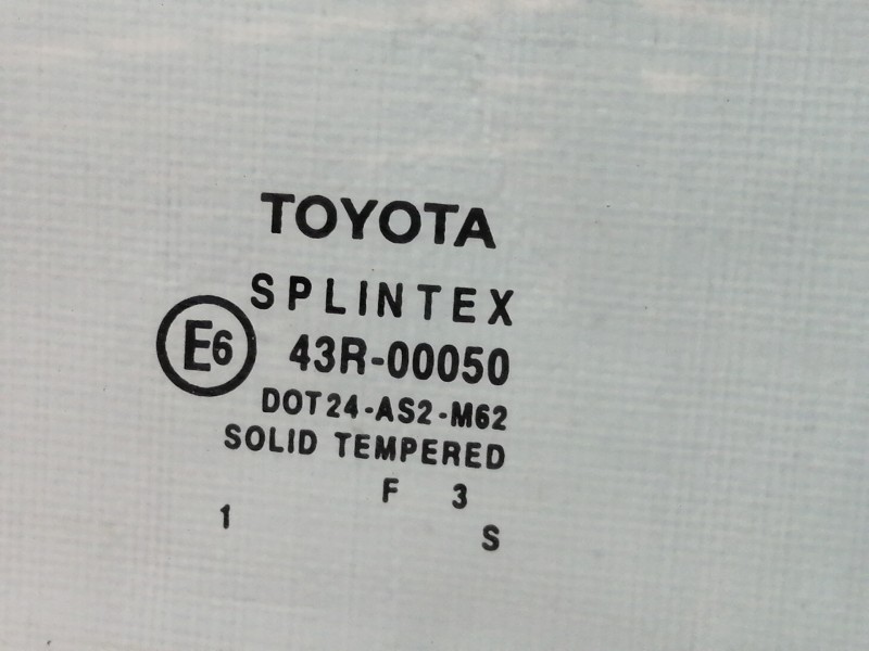 Recambio de luna custodia delantera derecha para toyota avensis wagon (t25) 1.8 sol referencia OEM IAM CRISTALPUERTA 43R00050 