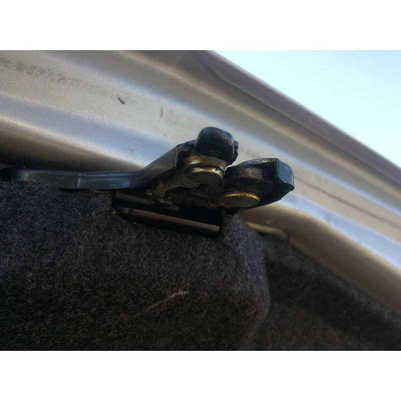 Recambio de cerradura maletero / porton para cadillac cts 3.2 elegance referencia OEM IAM 25705649  