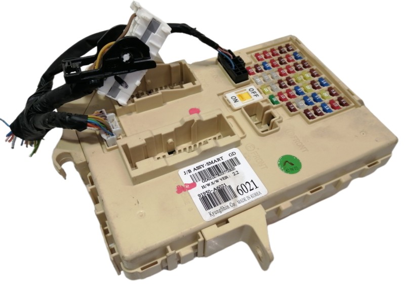 Recambio de caja reles / fusibles para hyundai i30 (gd) classic referencia OEM IAM 91950A6021  