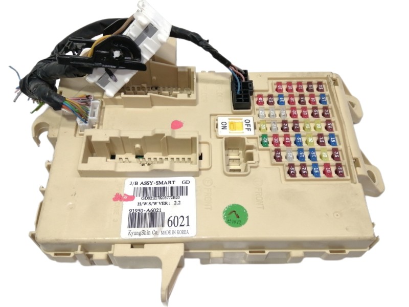 Recambio de caja reles / fusibles para hyundai i30 (gd) classic referencia OEM IAM 91950A6021  