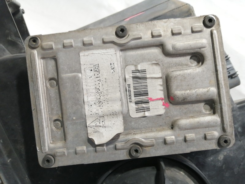 Recambio de faro derecho para cadillac cts 3.2 elegance referencia OEM IAM 25748352 PRECIO AJUSTADO A SU ESTADO 61A30020302