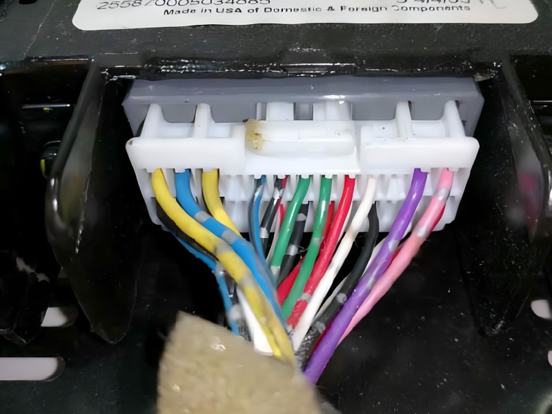 Recambio de modulo electronico para mazda 6 berlina (gg) 2.0 diesel cat referencia OEM IAM GM1A6692X 255870005 AMPLIFICADOR AUDI