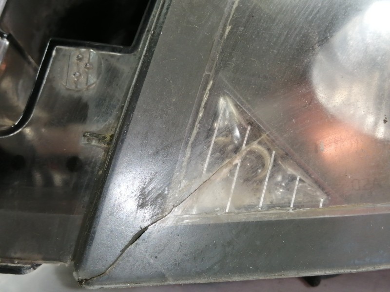 Recambio de faro izquierdo para cadillac cts 3.2 elegance referencia OEM IAM 25748351 PRECIO AJUSTADO A SU ESTADO 61A30020302