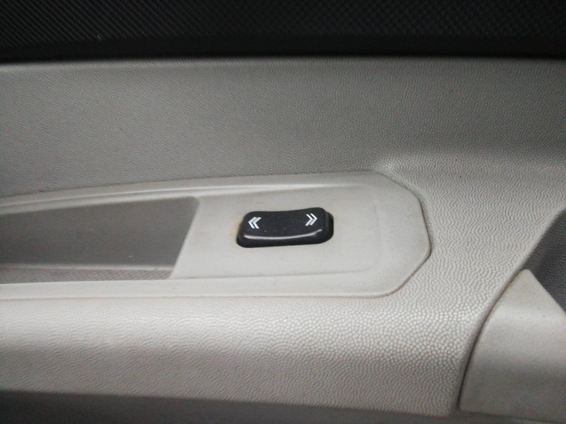Recambio de mando elevalunas delantero derecho para cadillac cts 3.2 elegance referencia OEM IAM 25750263  