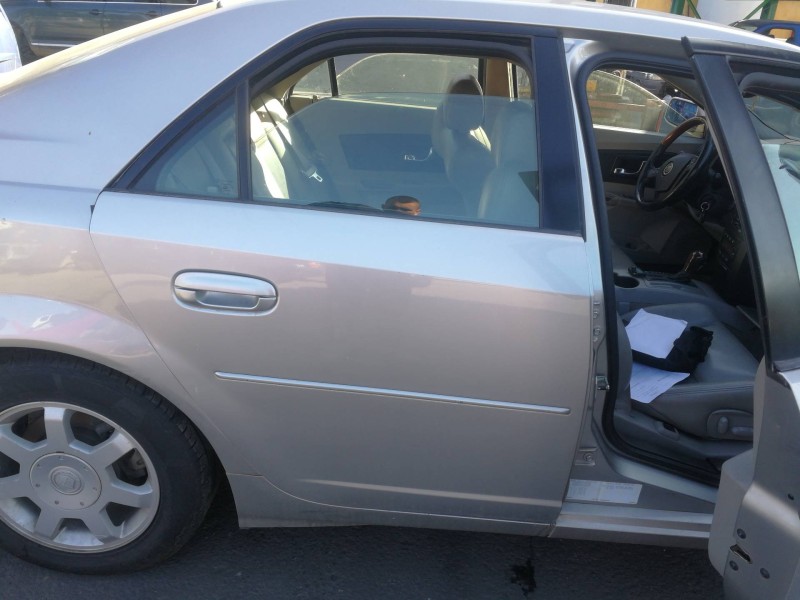 Recambio de puerta trasera derecha para cadillac cts 3.2 elegance referencia OEM IAM 19120493  