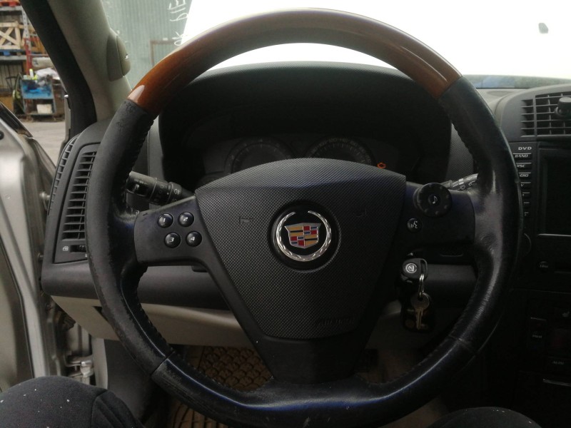 Recambio de volante para cadillac cts 3.2 elegance referencia OEM IAM 25750357  