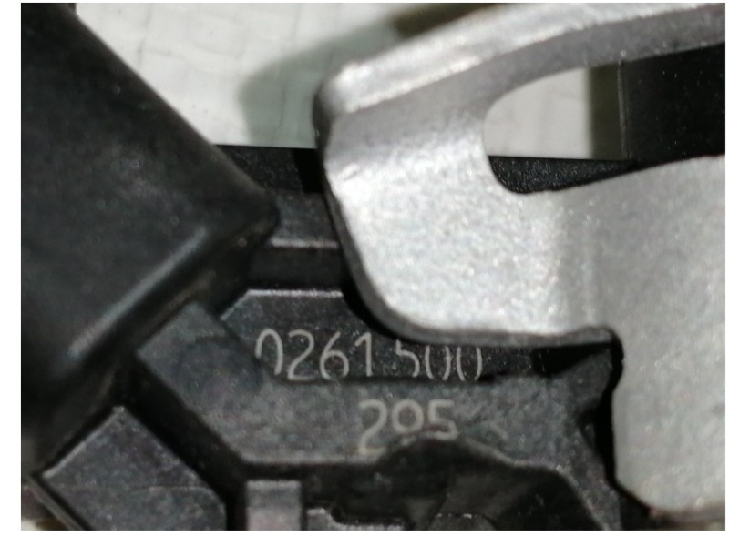 Recambio de inyector para peugeot 3008 gt line referencia OEM IAM 0261500295  