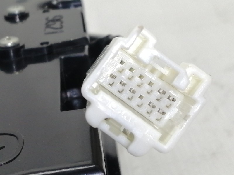 Recambio de pantalla multifuncion para seat ibiza (6l1) stella referencia OEM IAM BP4R611J0A  