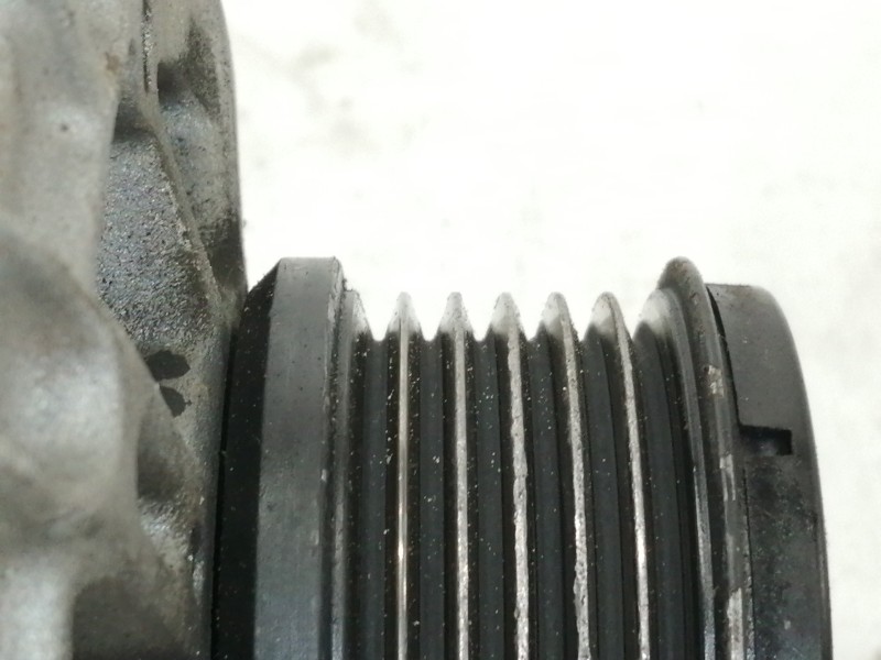 Recambio de alternador para ford fiesta (cb1) ghia referencia OEM IAM 933190476 TG12C38 