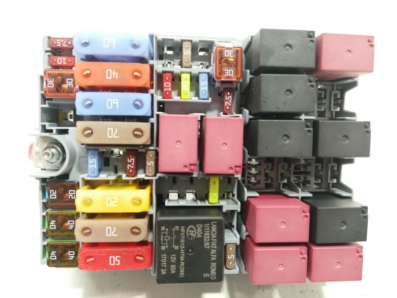 Recambio de caja reles / fusibles para fiat 500 x (334) urban referencia OEM IAM 51882145  