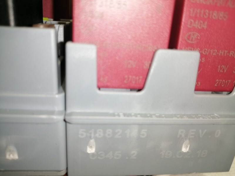 Recambio de caja reles / fusibles para fiat 500 x (334) urban referencia OEM IAM 51882145  