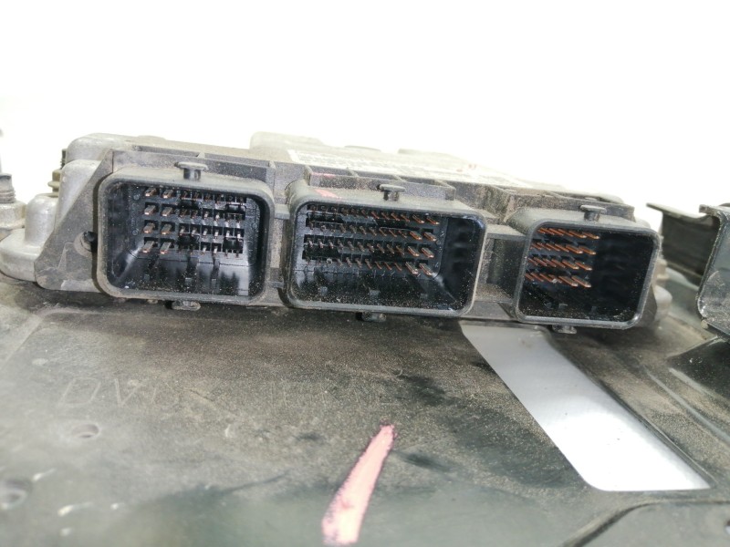 Recambio de centralita motor uce para ford fiesta (cb1) ghia referencia OEM IAM 8V2112A650KB  