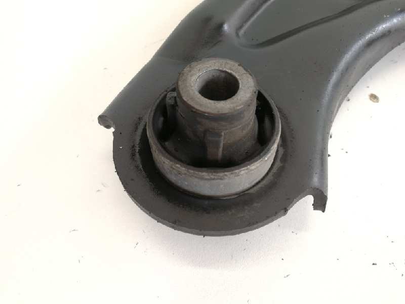 Recambio de brazo suspension inferior delantero izquierdo para peugeot 3008 gt line referencia OEM IAM 7BAA220262071G  