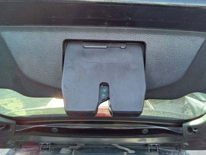 Recambio de cerradura maletero / porton para ford fiesta (cb1) ghia referencia OEM IAM D3D0B  