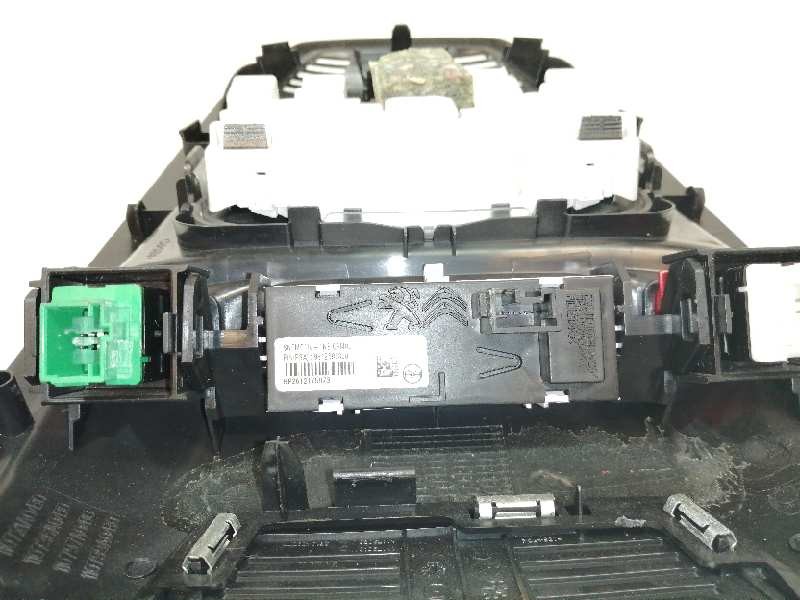 Recambio de luz interior para peugeot 3008 gt line referencia OEM IAM 9812595380  