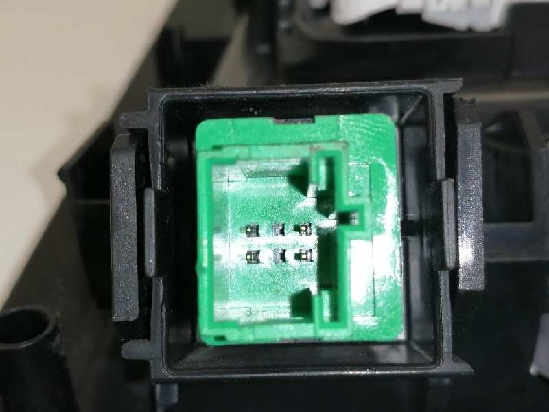 Recambio de luz interior para peugeot 3008 gt line referencia OEM IAM 9812595380  