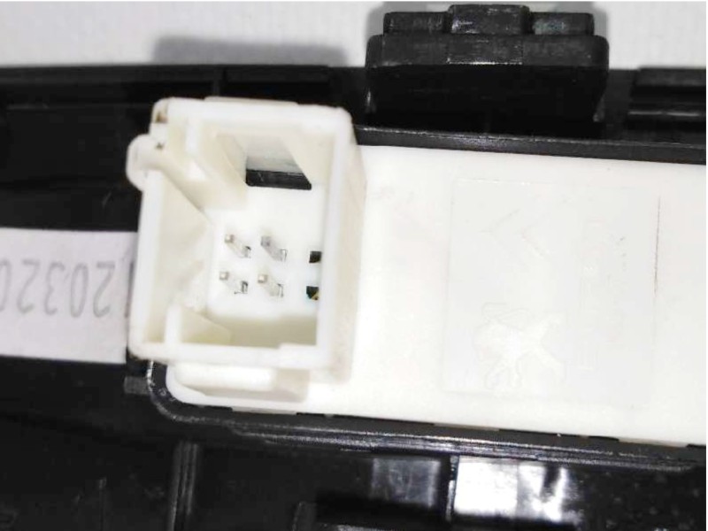 Recambio de mando elevalunas trasero izquierdo para peugeot 3008 gt line referencia OEM IAM 9810515077  