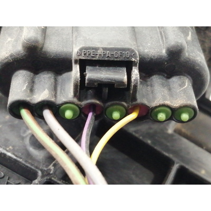 Recambio de cerradura puerta trasera derecha para ford fiesta (cb1) ghia referencia OEM IAM 8A6AA26412AC 8A61A264A26AH 40744133