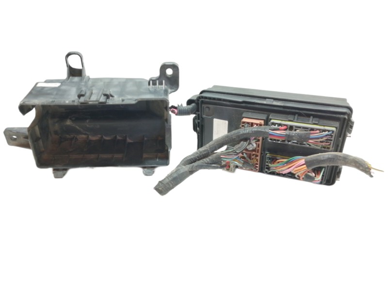 Recambio de caja reles / fusibles para chevrolet aveo ls referencia OEM IAM   