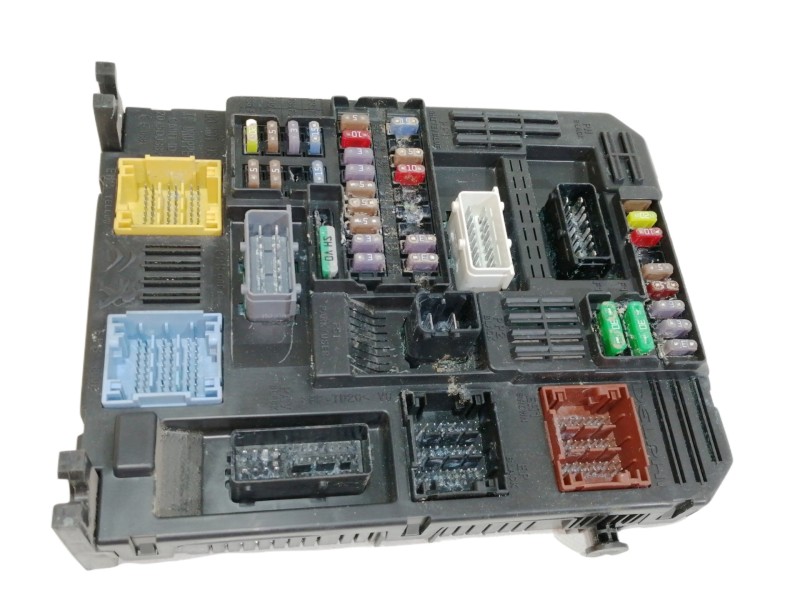 Recambio de caja reles / fusibles para peugeot 3008 gt line referencia OEM IAM 9819855080 981985508001 / 28550090 0691841612
