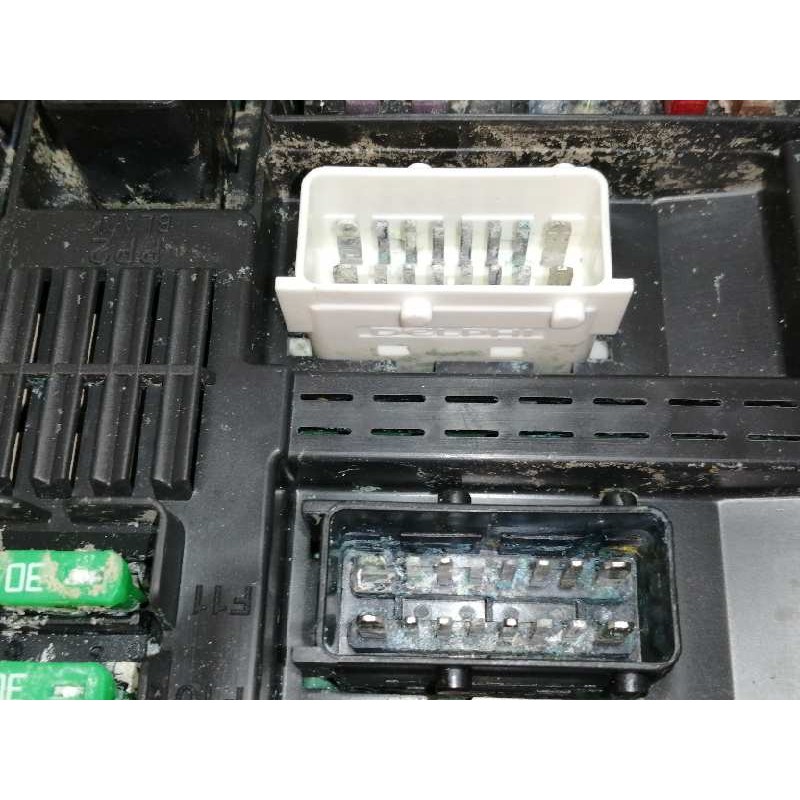 Recambio de caja reles / fusibles para peugeot 3008 gt line referencia OEM IAM 9819855080 981985508001 / 28550090 0691841612