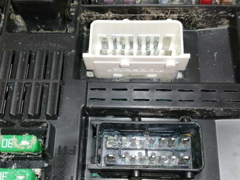 Recambio de caja reles / fusibles para peugeot 3008 gt line referencia OEM IAM 9819855080 981985508001 / 28550090 0691841612