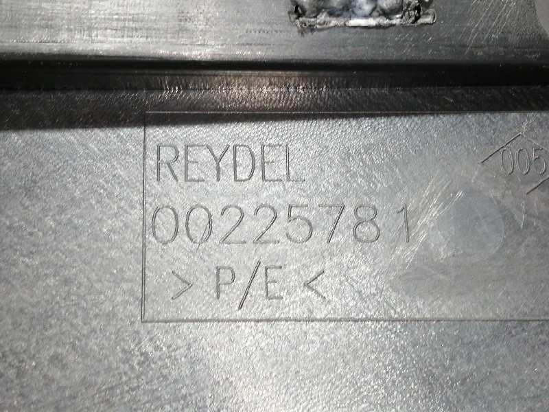 Recambio de guarnecido puerta trasera izquierda para peugeot 3008 gt line referencia OEM IAM 0022578  