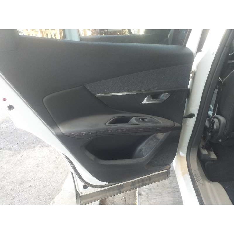 Recambio de guarnecido puerta trasera izquierda para peugeot 3008 gt line referencia OEM IAM 0022578  