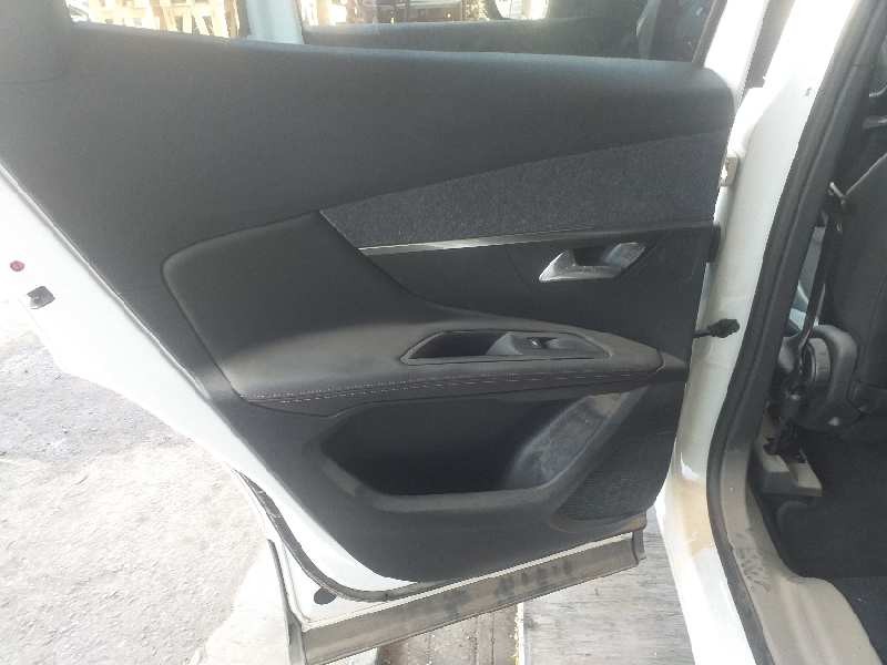 Recambio de guarnecido puerta trasera izquierda para peugeot 3008 gt line referencia OEM IAM 0022578  