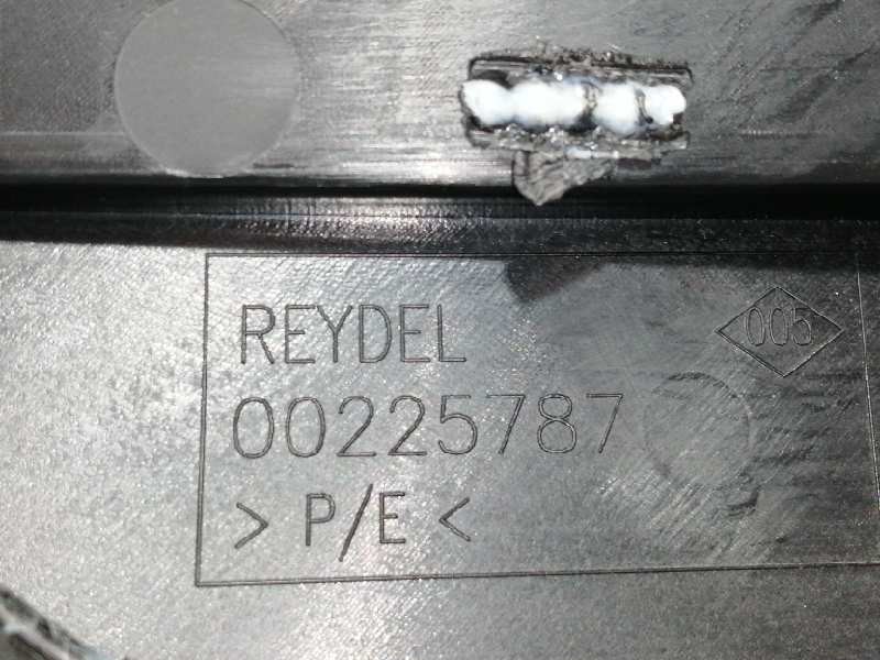 Recambio de guarnecido puerta trasera derecha para peugeot 3008 gt line referencia OEM IAM 00225787  