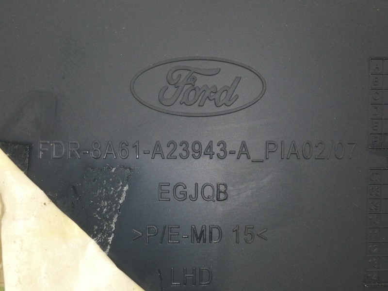 Recambio de guarnecido puerta delantera izquierda para ford fiesta (cb1) ghia referencia OEM IAM 8A61A23943A  