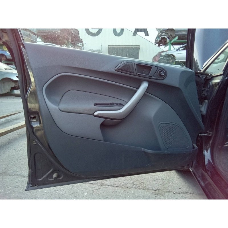 Recambio de guarnecido puerta delantera izquierda para ford fiesta (cb1) ghia referencia OEM IAM 8A61A23943A  