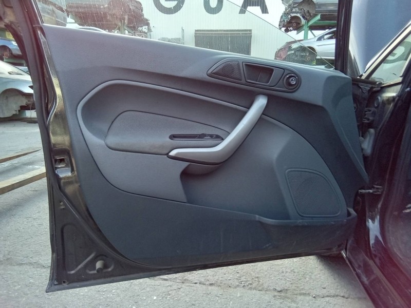 Recambio de guarnecido puerta delantera izquierda para ford fiesta (cb1) ghia referencia OEM IAM 8A61A23943A  