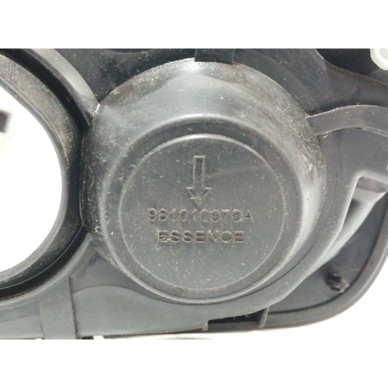 Recambio de tapa exterior combustible para peugeot 3008 gt line referencia OEM IAM 981010968A  