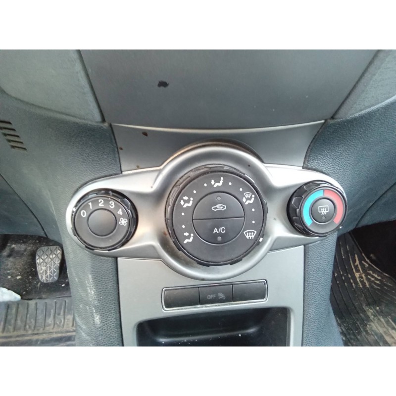 Recambio de mando calefaccion / aire acondicionado para ford fiesta (cb1) ghia referencia OEM IAM 8A6119980AE  