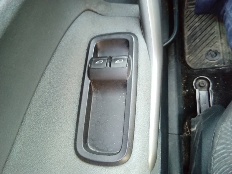 Recambio de mando elevalunas delantero izquierdo para ford fiesta (cb1) ghia referencia OEM IAM 8A6T14A132AC  