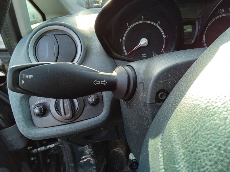 Recambio de mando intermitentes para ford fiesta (cb1) ghia referencia OEM IAM 783120  