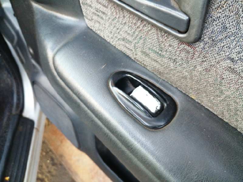 Recambio de mando elevalunas delantero derecho para mitsubishi santamo (hyundai) santamo confort referencia OEM IAM 93570M2500  