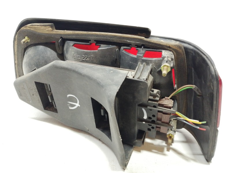 Recambio de piloto trasero izquierdo para peugeot 405 berlina 1.9 diesel referencia OEM IAM   