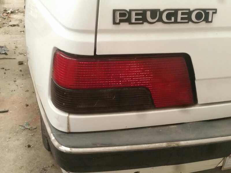Recambio de piloto trasero izquierdo para peugeot 405 berlina 1.9 diesel referencia OEM IAM   