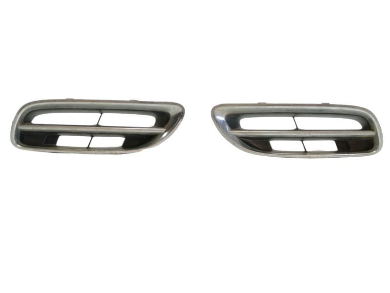 Recambio de rejilla delantera para nissan micra (k11) básico referencia OEM IAM 623226F600  