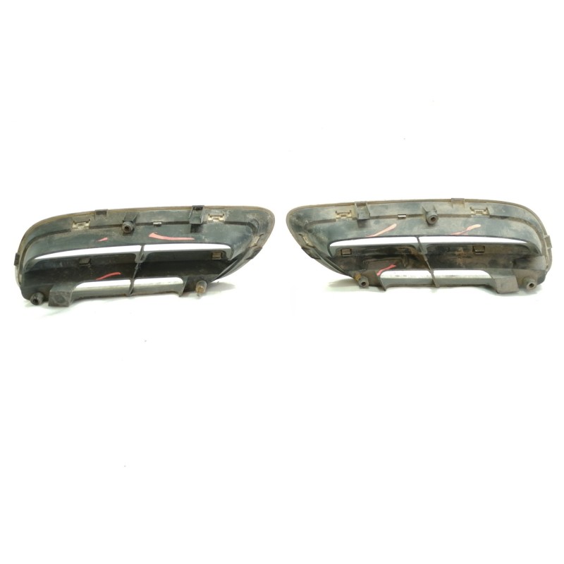 Recambio de rejilla delantera para nissan micra (k11) básico referencia OEM IAM 623226F600  