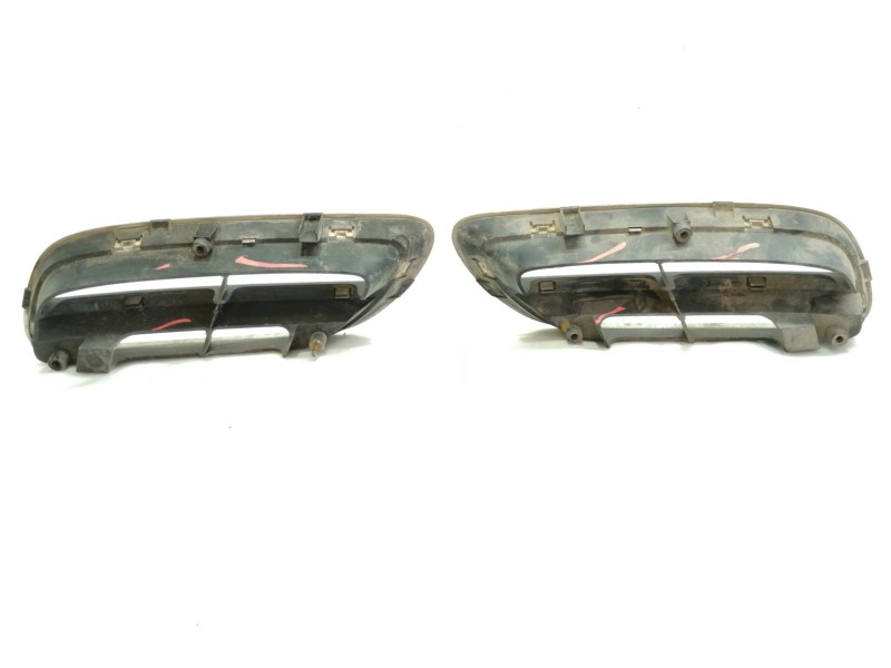 Recambio de rejilla delantera para nissan micra (k11) básico referencia OEM IAM 623226F600  