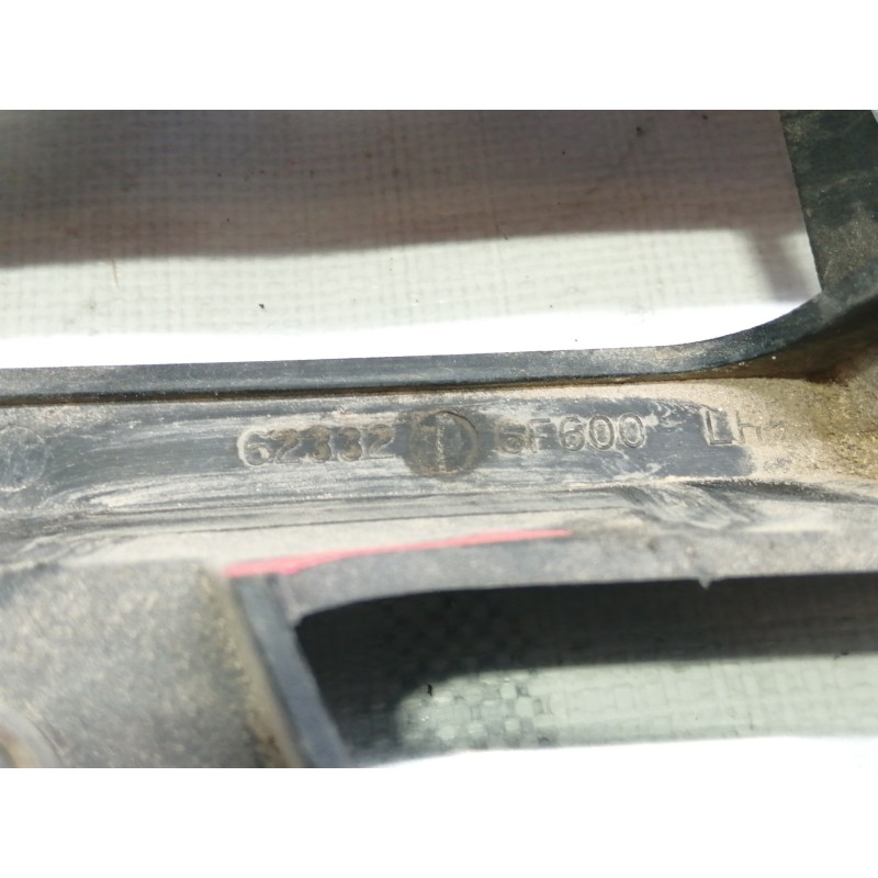 Recambio de rejilla delantera para nissan micra (k11) básico referencia OEM IAM 623226F600  